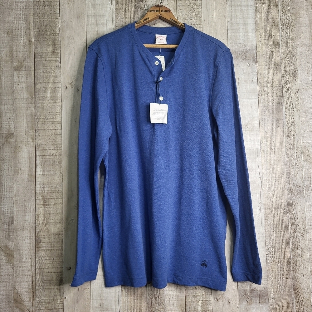 Brooks Brothers Men's Blue Henley Shirt. Size Medium.
